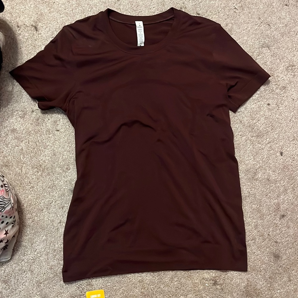 Lululemon swiftly tech!